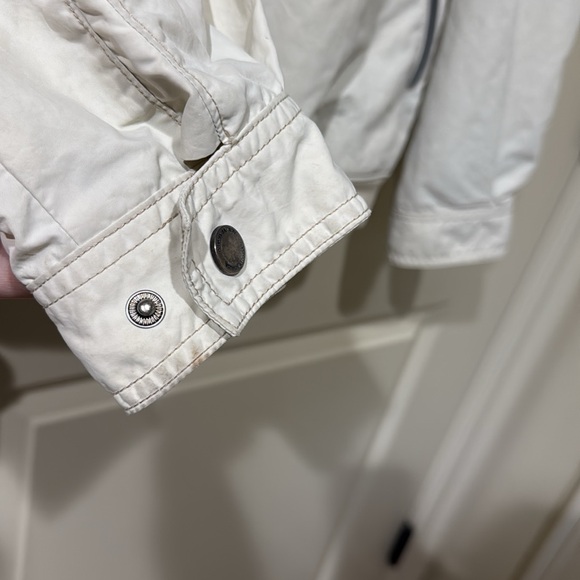 Tommy Bahama beige Windbreaker Jacket with Elastic Waist and side pockets - Picture 8 of 9